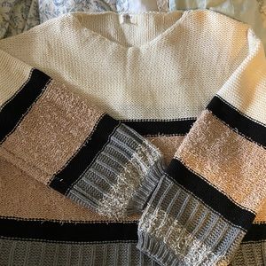 Large Umgee sweater, Neutral colors size L